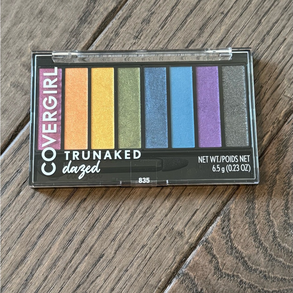 NWT COVERGIRL TRUNAKED DAZED EYESHADOW PALETTE 835